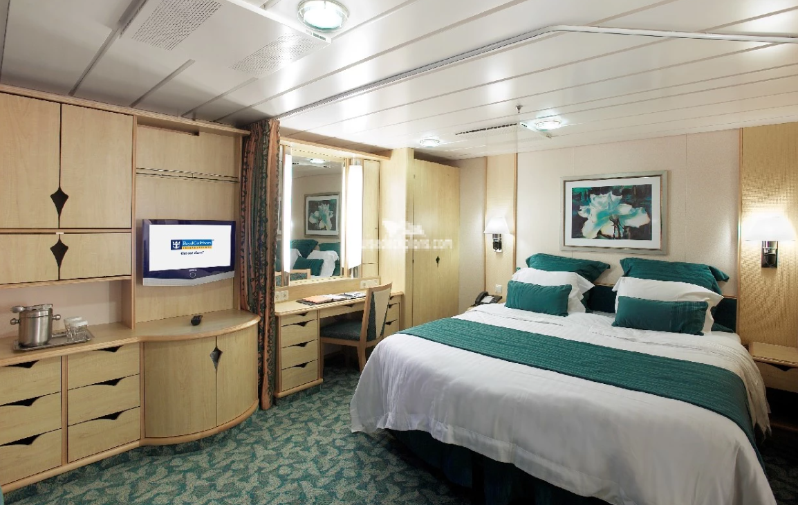 Inside 1Q cabin