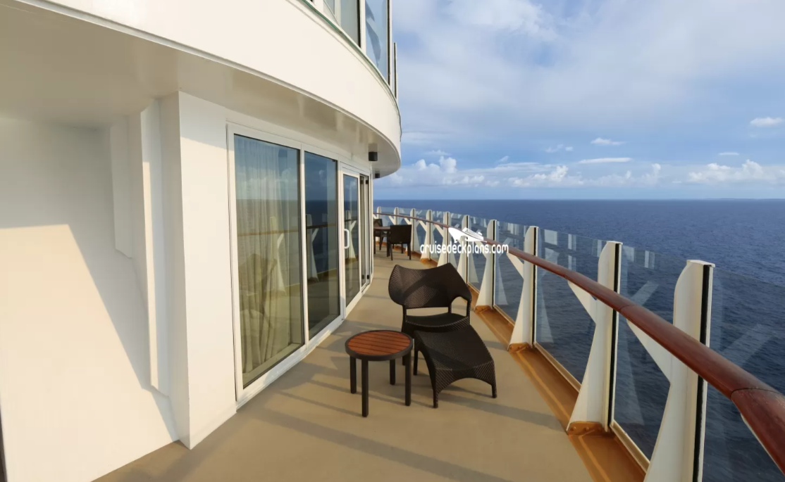 Crown Loft Suite cabin