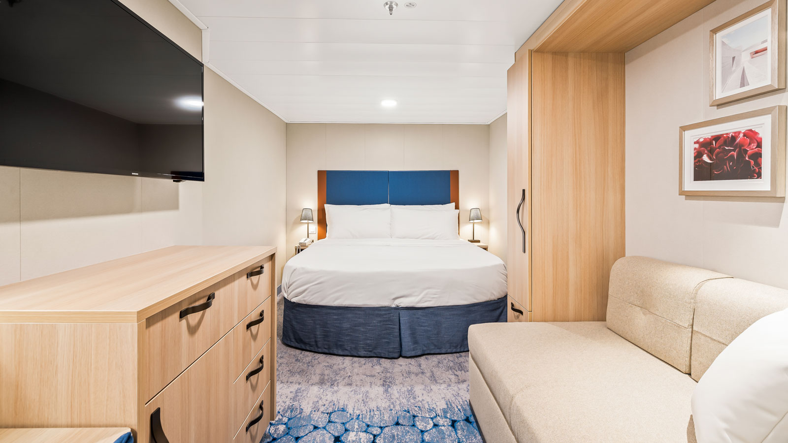 Inside 3V cabin