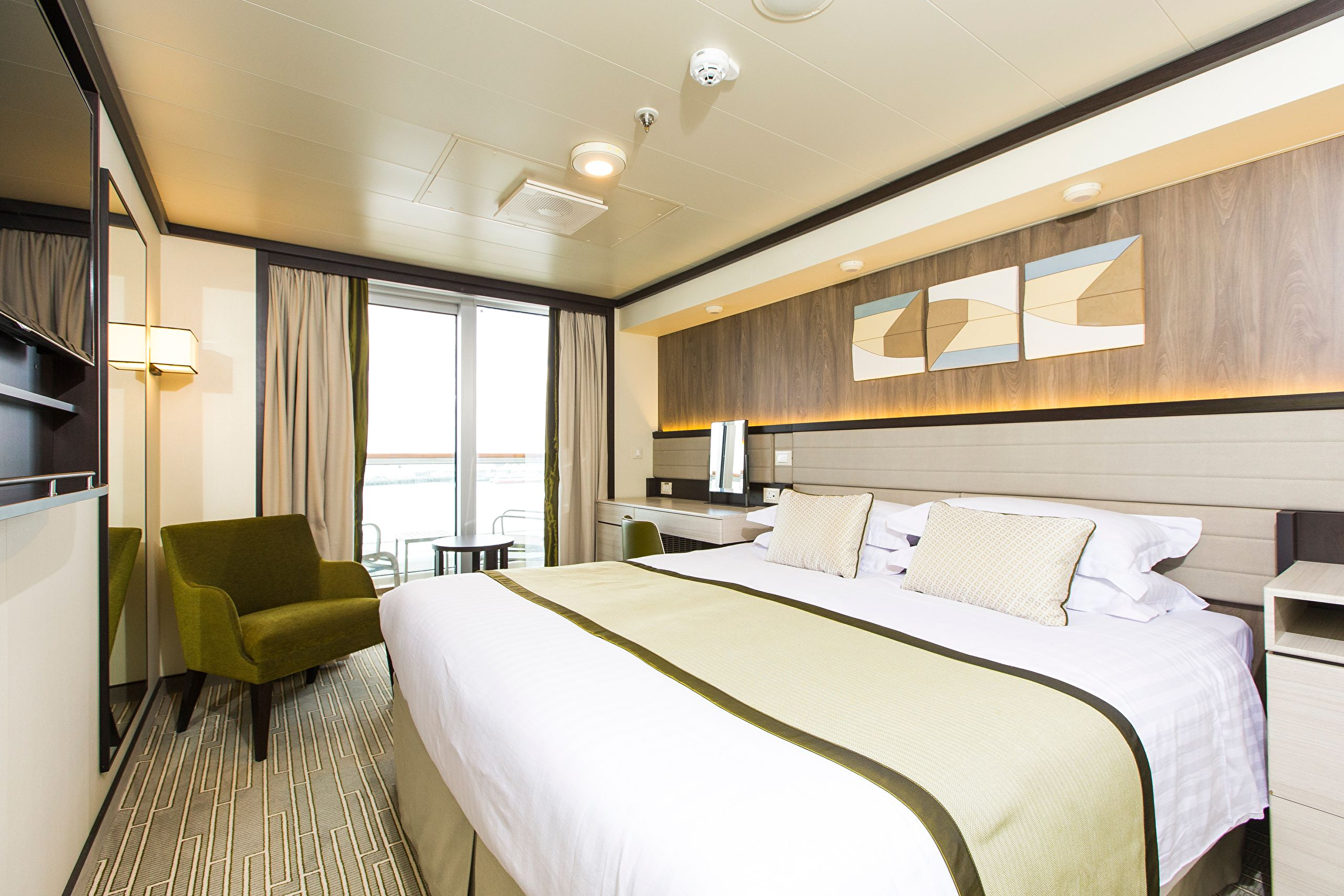 Balcony cabin