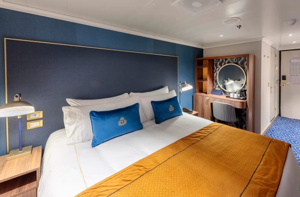 Inside 5V cabin
