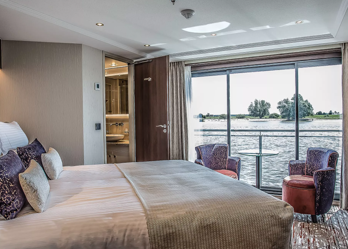 Deluxe Balcony Suite - Diamond Deck cabin