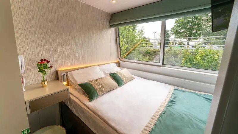 Double bed upper deck - PMR cabin