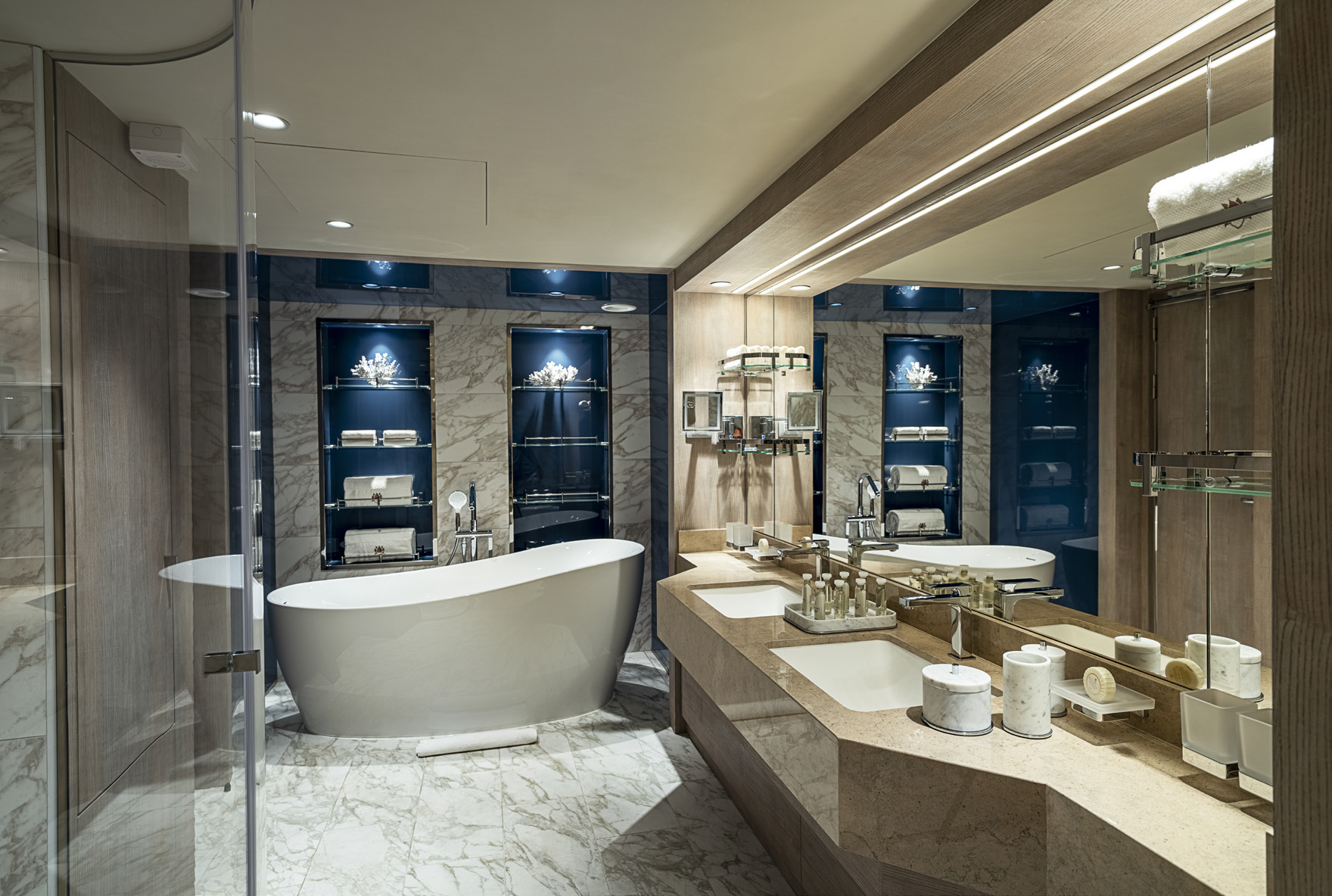 MSC Yacht Club Royal suite with whirlpool bath cabin