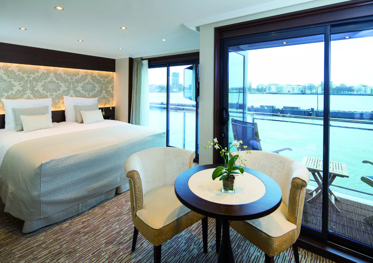 Deluxe Balcony Suite - Diamond Deck cabin