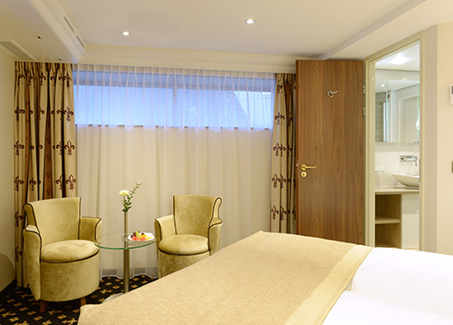 Emerald Deck - Superior Suite (Lower)