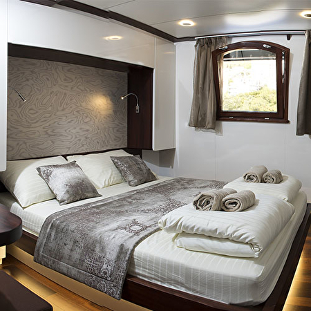 Outside Cabin Main Deck