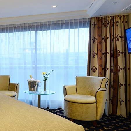 Diamond Deck - Superior Stern Suite (Upper)