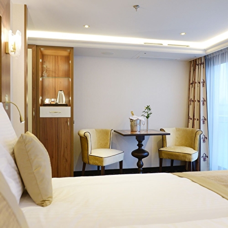 Deluxe Suite - Diamond Deck