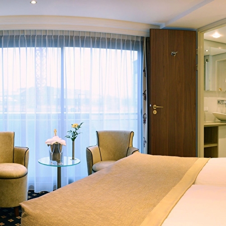 Superior Suite - Ruby Deck