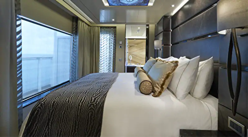 The Haven Deluxe Owner's Suite with Large Balcony