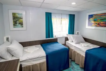 Main deck comfort cabin - 2 beds