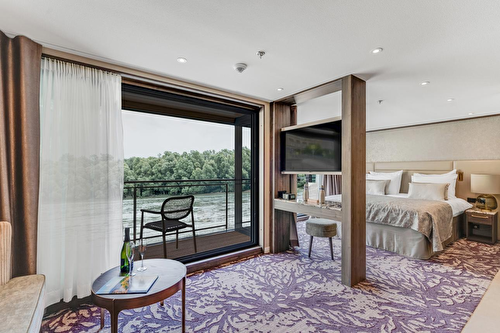 Diamond Deck (Upper) - Superior Suite