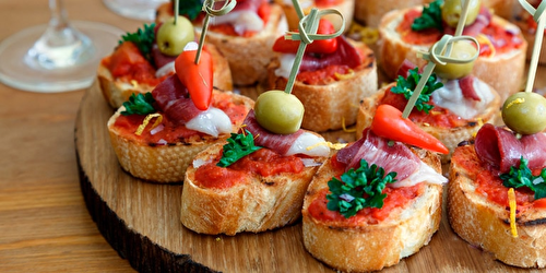 Chef Led Market tour & Onboard Tapas Class