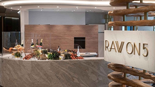 Raw on 5