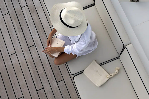 Exterior bar - Sun Deck