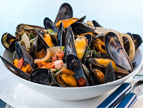 Mussel cooking demonstration