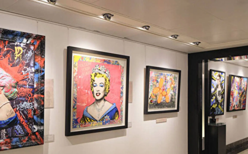 Art gallery by Clarendon Fine Art