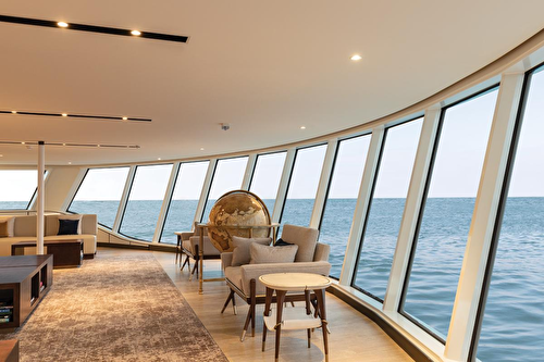 Observation Lounge 
