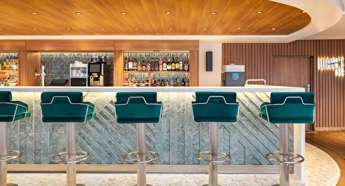 Waves Bar
