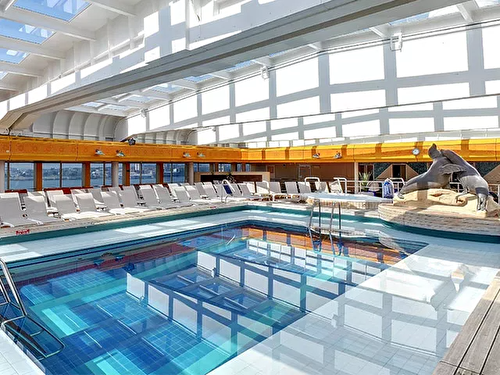 SWIMMING POOL AND JACUZZI