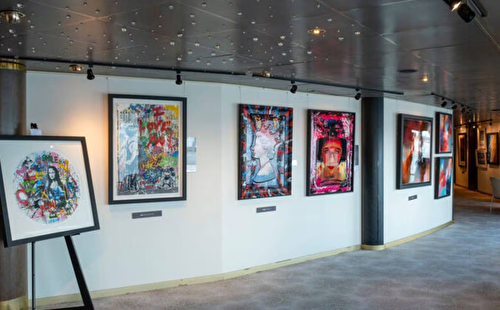 Art gallery by Clarendon Fine Art