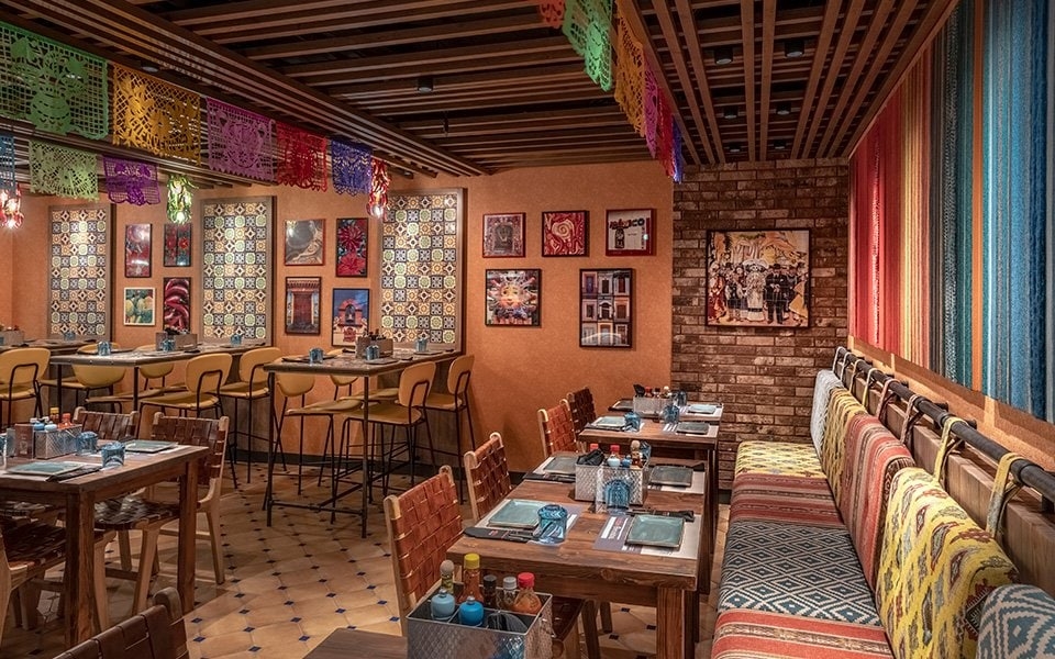 hola_tacos_cantina