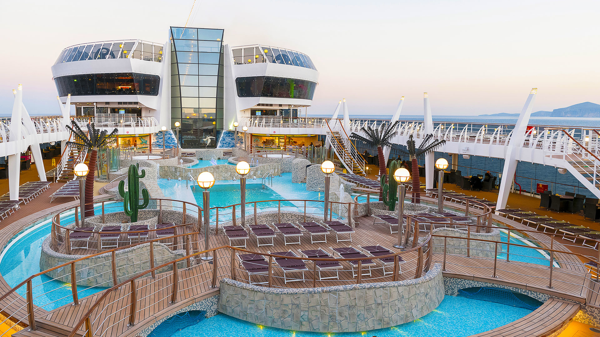 MSC Splendida, Main Pool dæk
