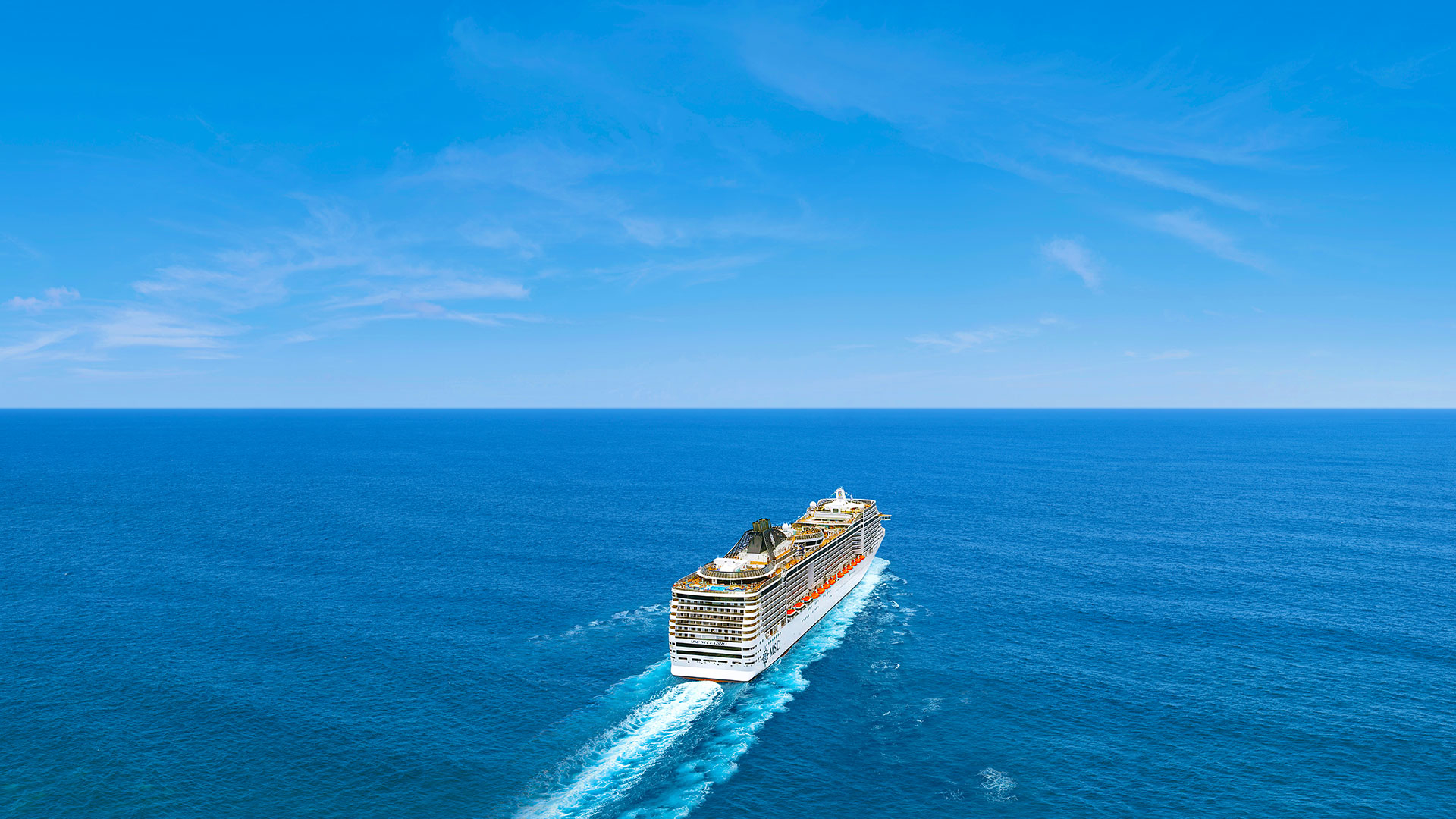 MSC Splendida på havet