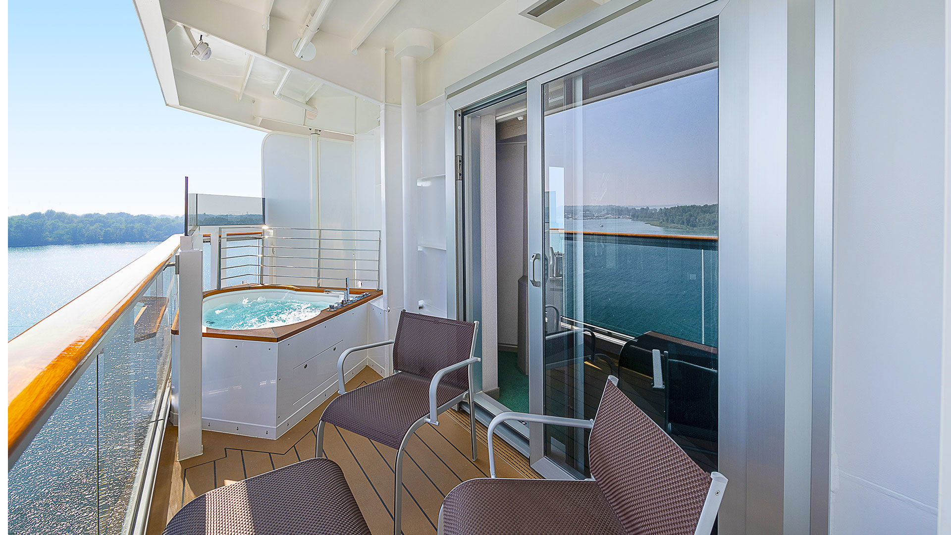MSC Seaview, suite med spa på balkonen