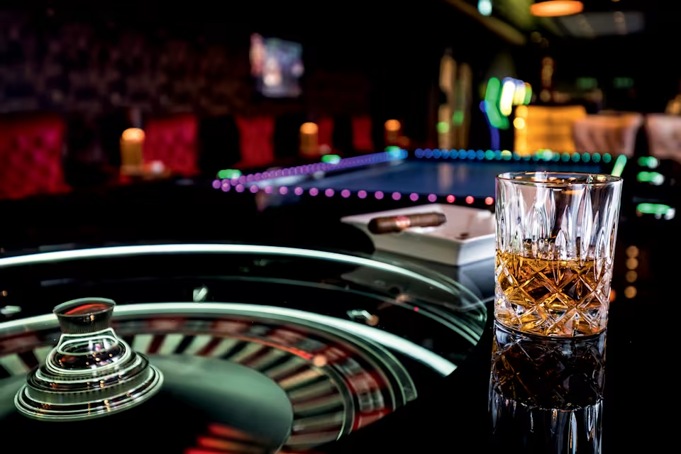 Casino & Lounge