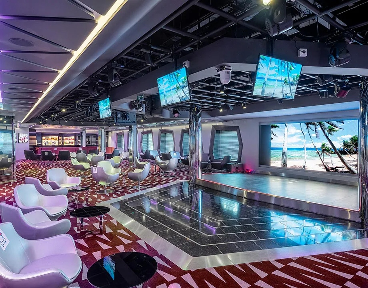 tv-studio-bar
