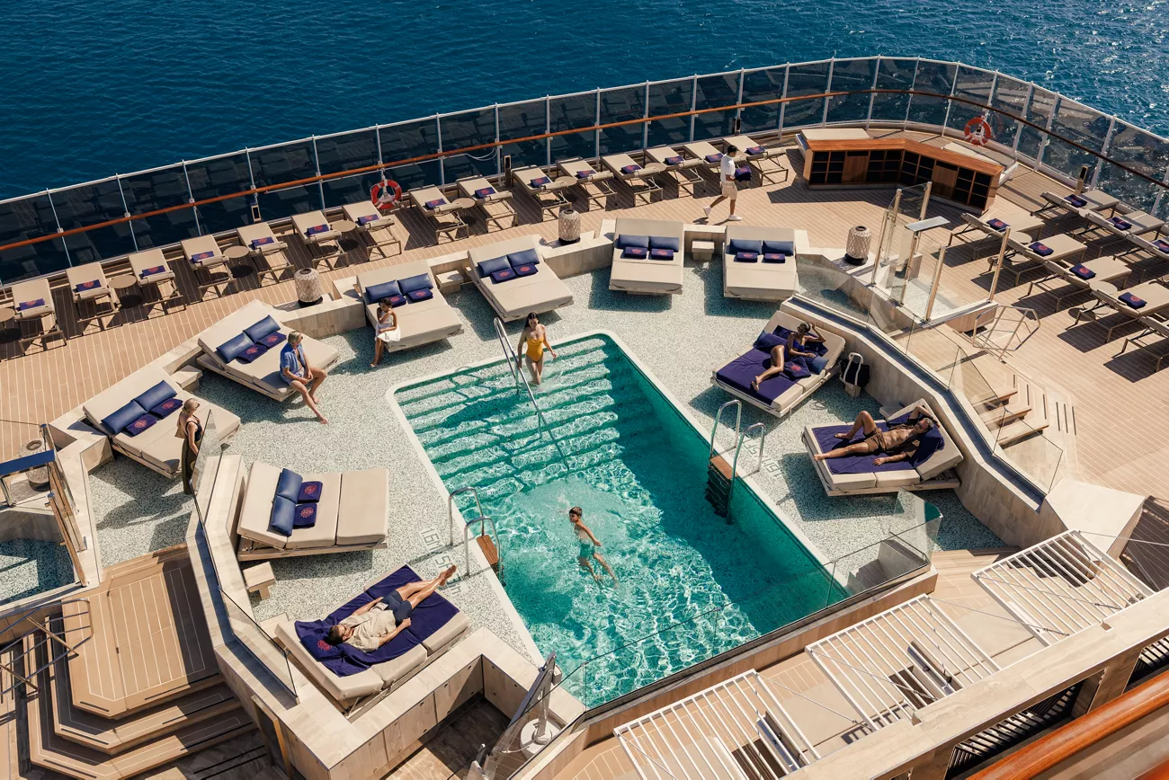 Atoll Pool & Bar