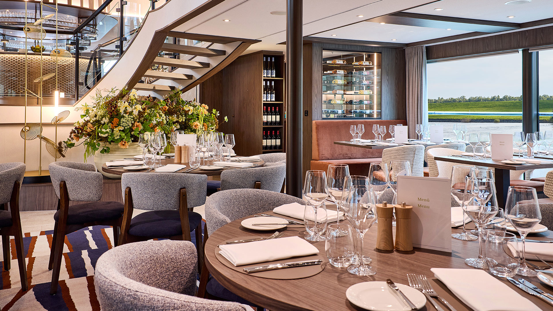 Viva Enjoy Restaurant Riverside