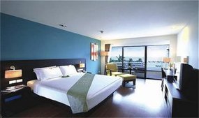 Holiday Inn Resort Regent Beach