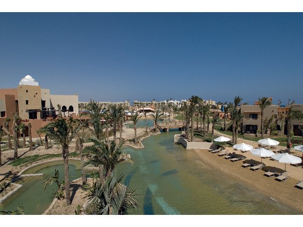 Crowne Plaza Sahara Sands Resort