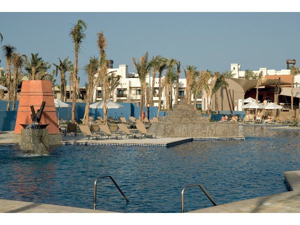 Crowne Plaza Sahara Sands Resort