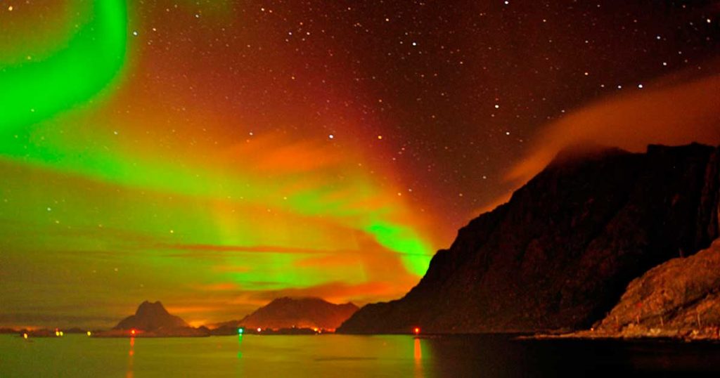 Aurora-Boreal-em-Svolvaer-Noruega