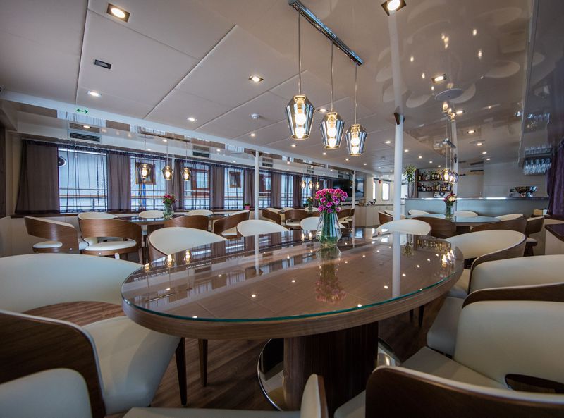 MS Yolo Adriatic Cruise