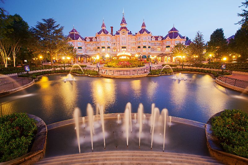 Magical Disney Breakaway - Disneyland Hotel 