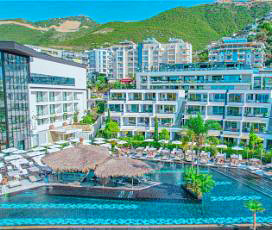 Marina Bay Luxury Resort & Spa