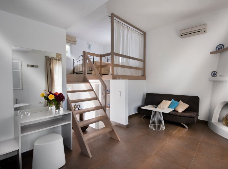 Nefeli Skyros, Greece