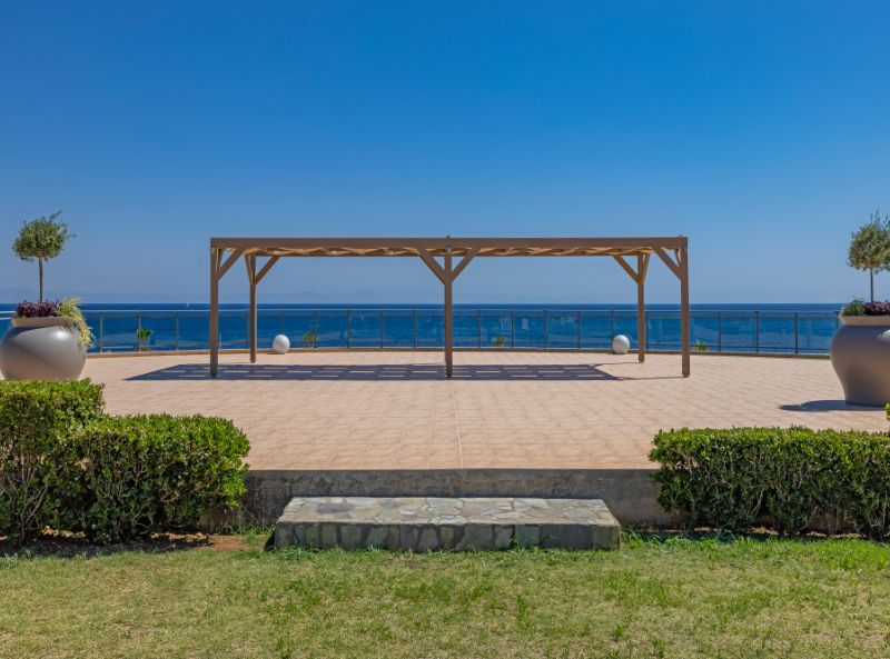 Kresten Royal, Greece